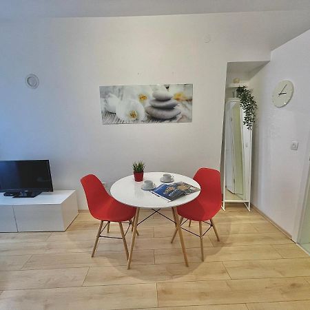 Apartments Antons Pula Luaran gambar