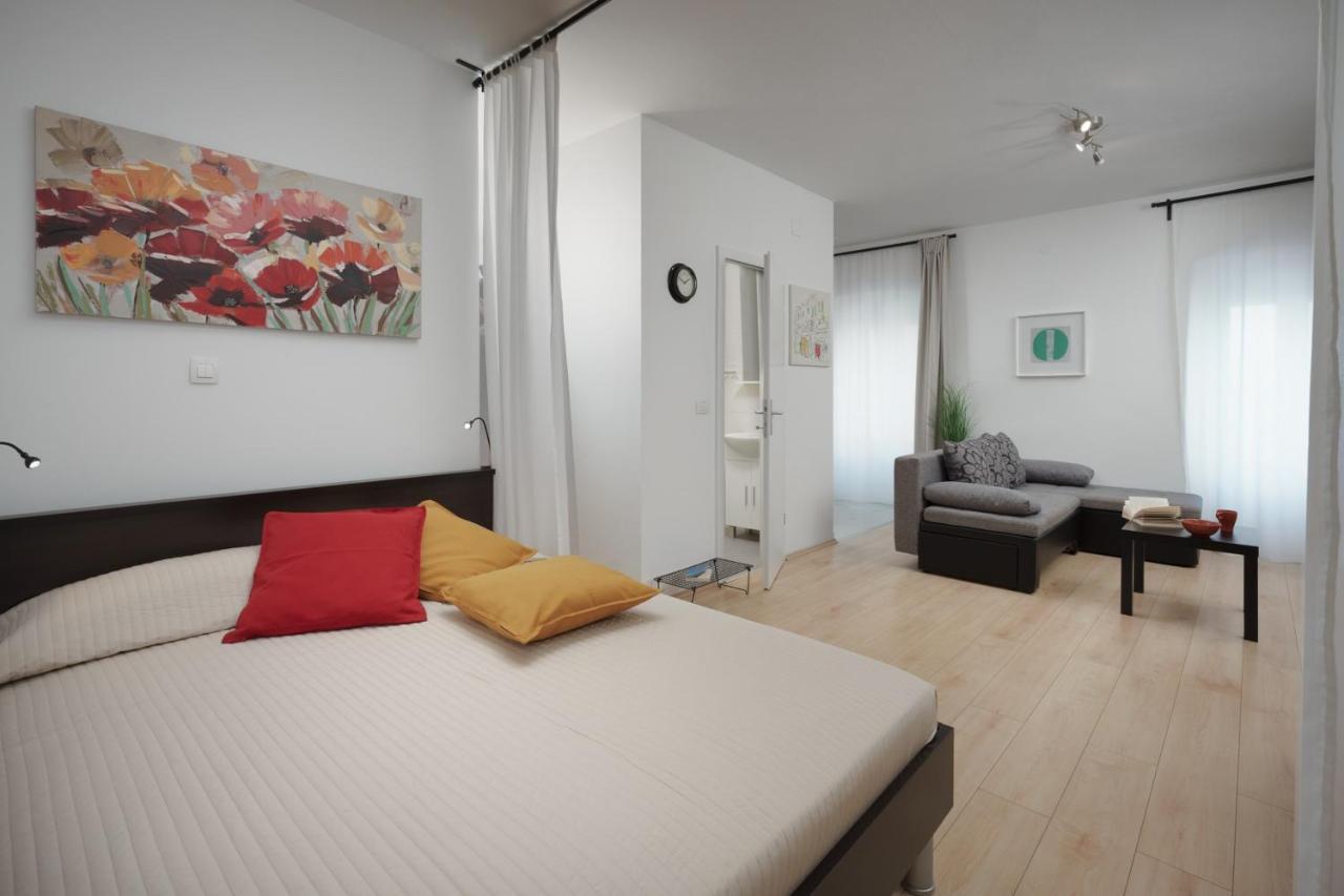 Apartments Antons Pula Luaran gambar