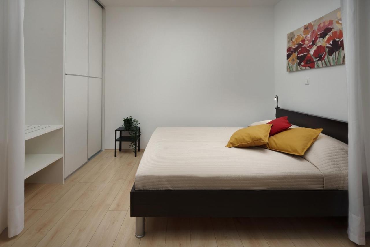 Apartments Antons Pula Luaran gambar