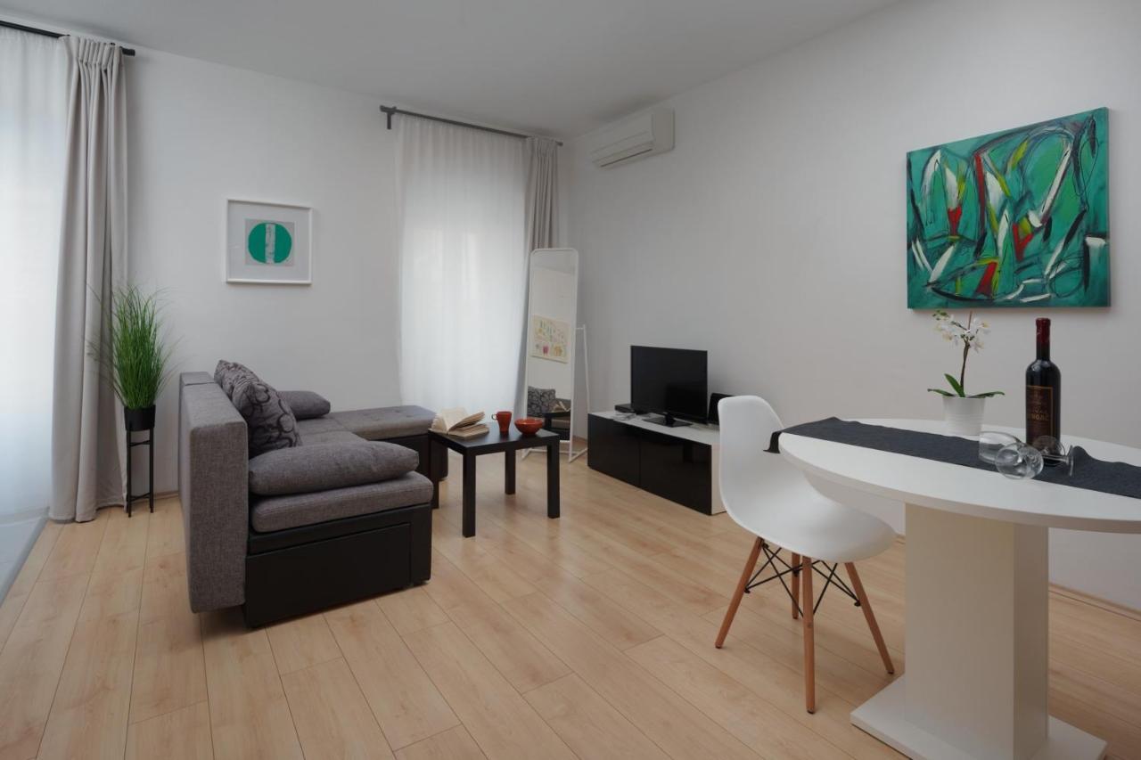 Apartments Antons Pula Luaran gambar