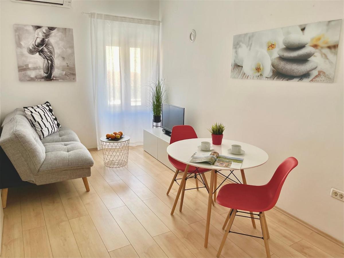 Apartments Antons Pula Luaran gambar