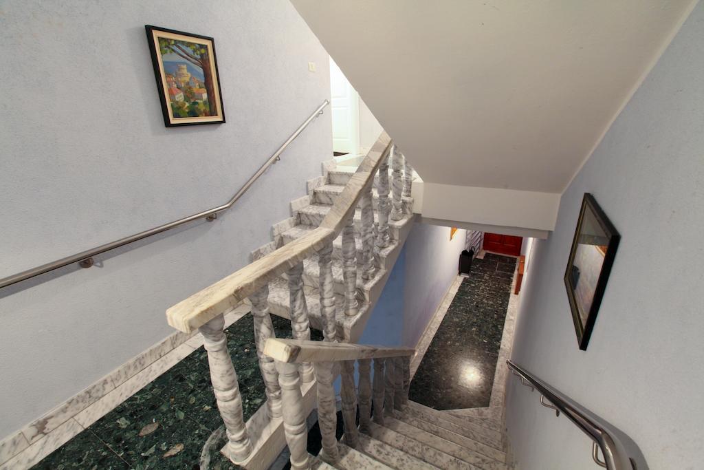 Apartments Antons Pula Luaran gambar